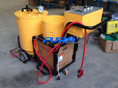 福瑞得機(jī)械60升灌縫機(jī)，路面專用密封膠準(zhǔn)備發(fā)貨